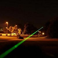 Мощная лазерная указка Green Laser Pointer YL-303 1000mW, аккумуляторный зеленый лазер с ключом BL-303 диодный с насадкой эффектов для презентации