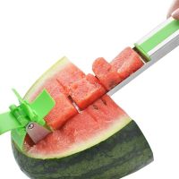 Нож слайсер для нарезки арбуза и дыни Sunroz Watermelon Slicer, Кухонное приспособление для резки кубиками фруктов в форме мельницы, Арбузорезка