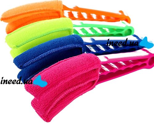 Щетка для оконных жалюзи Window Blind Cleaner Duster Brush тройная щетка для уборки и очистки и радиаторов от пыли с насадками из микрофибры