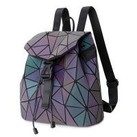 Женский светящийся рюкзак голографический флуоресцентный хамелеон Bao Bao Geometric Issey Miyake треугольники, Модный геометрический портфель Бао Бао