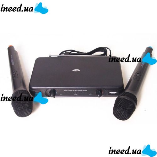Handheld wireless radio microphone Bose WR-206, professional radio system base with two wireless micro