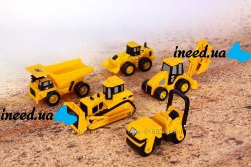Индукционный трактор с краном Inductive Truck 777-002 едет по линии