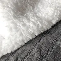 Зимняя двухсторонняя безрукавка шарф с карманами Huggle Pocket Scarf на флисе, Мягкий домашний плюшевый шарф жилетка на пуговицах Серый