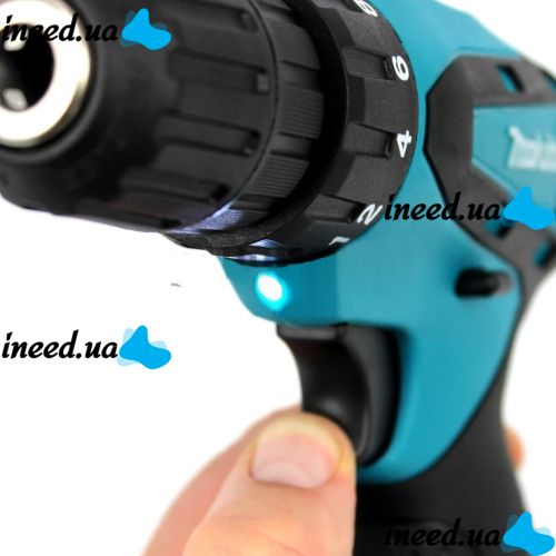 Makita DF330DWE rechargeable screwdriver 12V 2AH Li-Ion + spare battery in a case and a set of tools