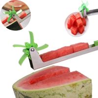 Нож слайсер для нарезки арбуза и дыни Sunroz Watermelon Slicer, Кухонное приспособление для резки кубиками фруктов в форме мельницы, Арбузорезка