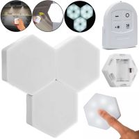 Светодиодный сенсорный светильник соты Voltronic YT-311 15W LED набор настенных ламп светильников 3 шт на батарейках с пультом Voltronic