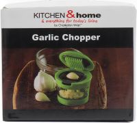 Ручной пресс измельчитель чеснока Garlic Chopper кухонная чеснокодавка для мелких продуктов, чесночница со съемным контейнером и насадками Зеленая