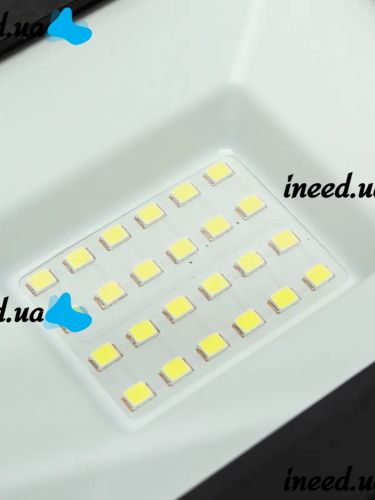 Светодиодный уличный прожектор 30W LED Flood Light Series 2 UKC FL-30 с монтажным креплением на кронштейн, Дневной Лед фонарь 30 Вт IP66 для улицы от сети