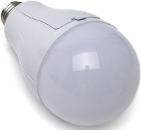 FA-3830 Emergency light bulb with 18650 battery in E27 cartridge Self-contained energy-saving LED lamp with 7300K batteries FA-3820 from USB