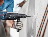 Сетевой перфоратор Bosch Professional GBH 2-26 DRE 800W со сменным зубчатым патроном для проделывания штроб, Электроперфоратор Бош 800Вт в чемодане