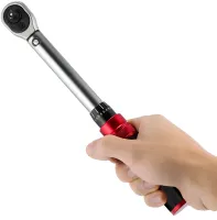 Динамометрический ключ YATO YT-07676 1/2" 20-220 Нм трещоточный ключ для точной затяжки болтов и гаек, инструмент в кейсе для ремонта автомобилей